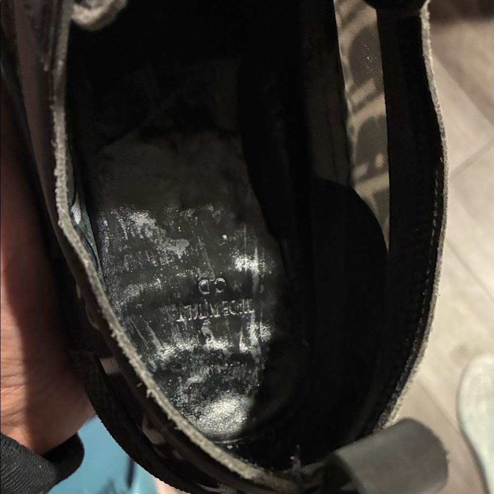 Dior Men's Gray and Black Logo Sneakers - Picture 6 of 7